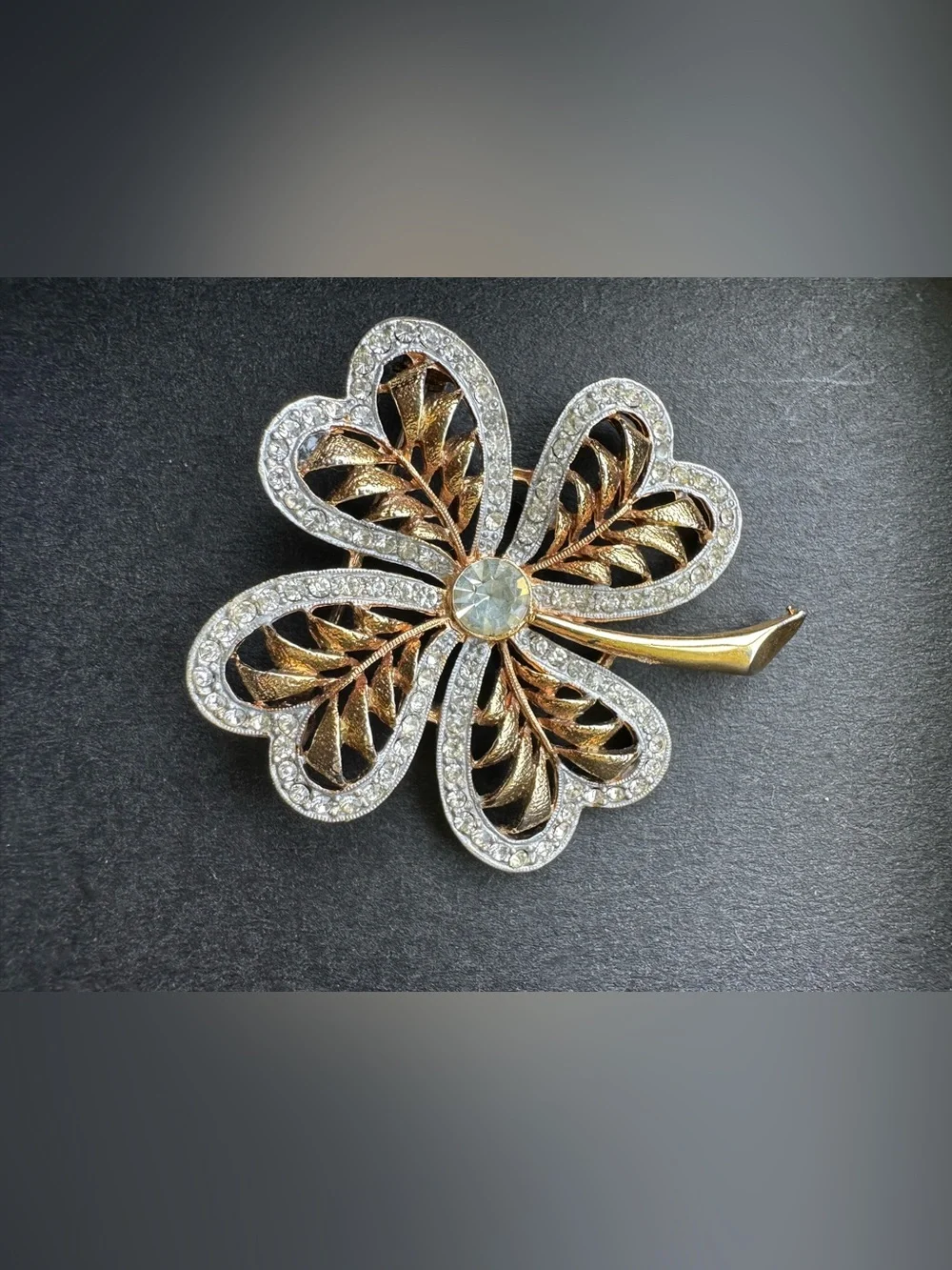 VINTAGE JJ JONETTE JEWELRY PEWTER TWO TONE FOUR LEAF CLOVER PIN BROOCH